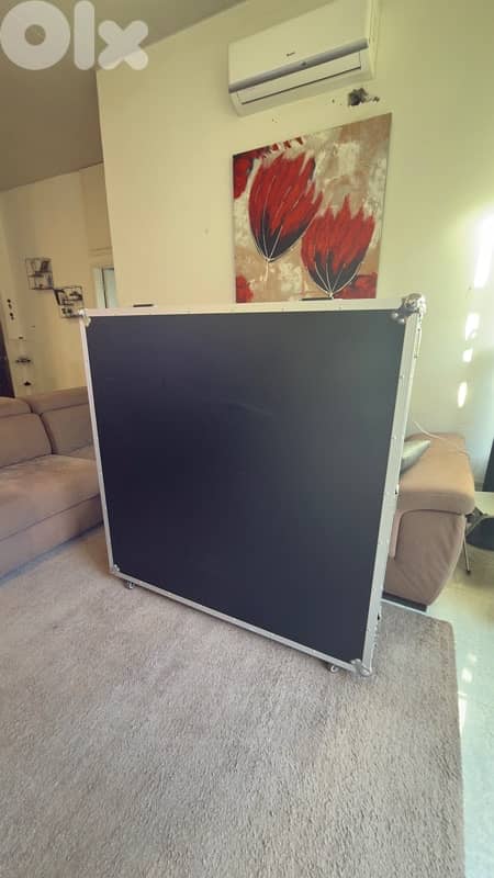 For Sale: 360 Video Spinner Photobooth – Fits 8 People! 5