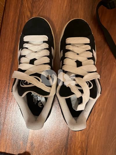 Black Adidas campus (Brand New)
