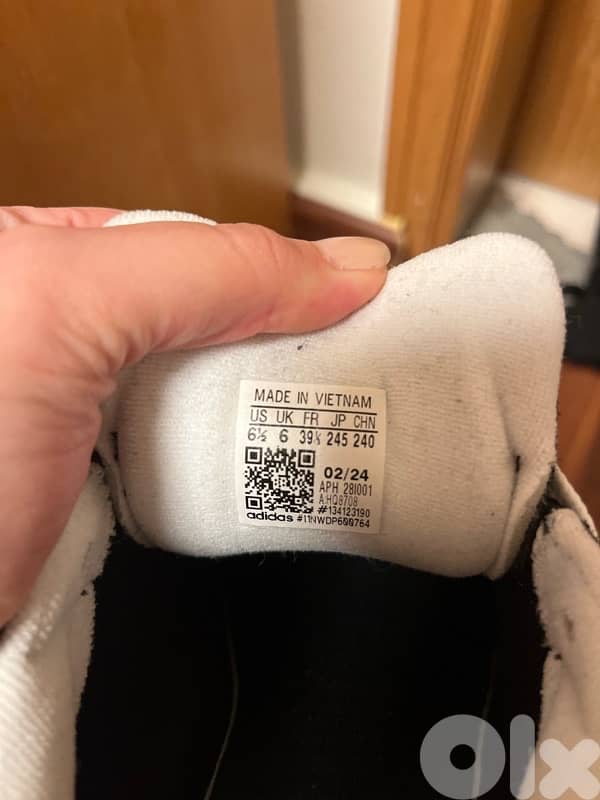 Black Adidas campus (Brand New) 1