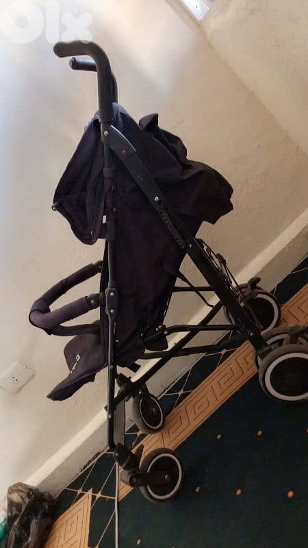 عربة اطفال بحالة جيدة. 1