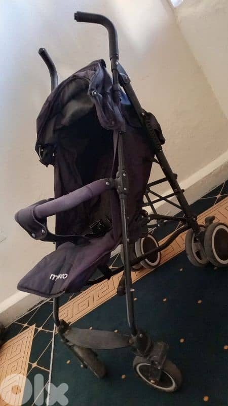عربة اطفال بحالة جيدة. 2