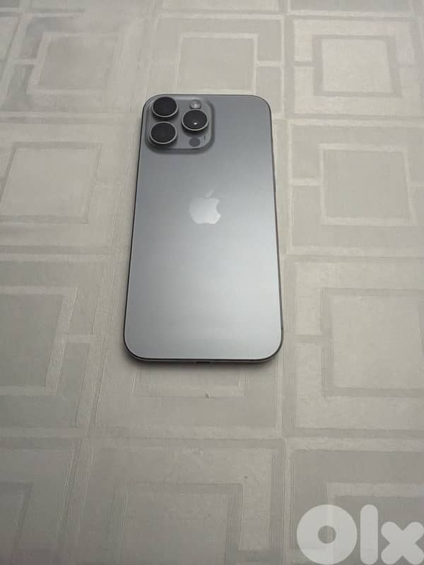 selling my 16 Pro Max 1