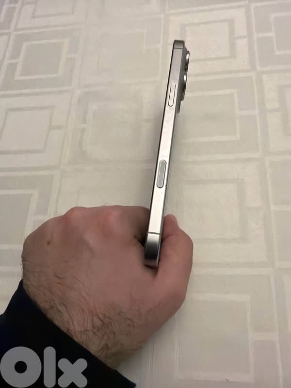 selling my 16 Pro Max 3