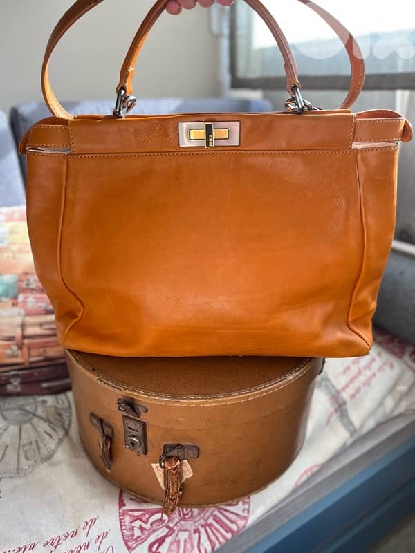 FENDI AUTHENTIC LARPE PEEKABOO 1