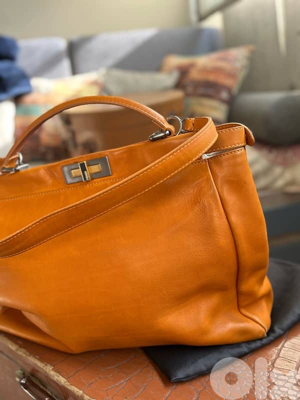 FENDI AUTHENTIC LARPE PEEKABOO 4