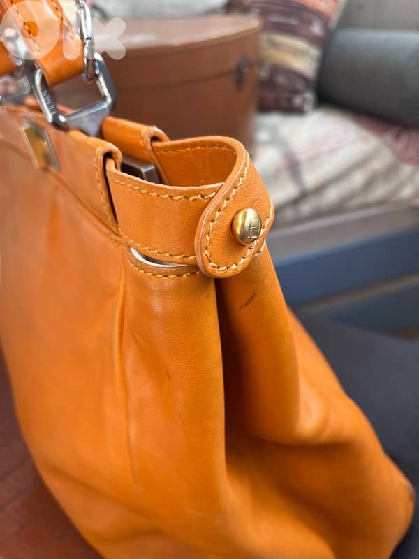 FENDI AUTHENTIC LARPE PEEKABOO 9