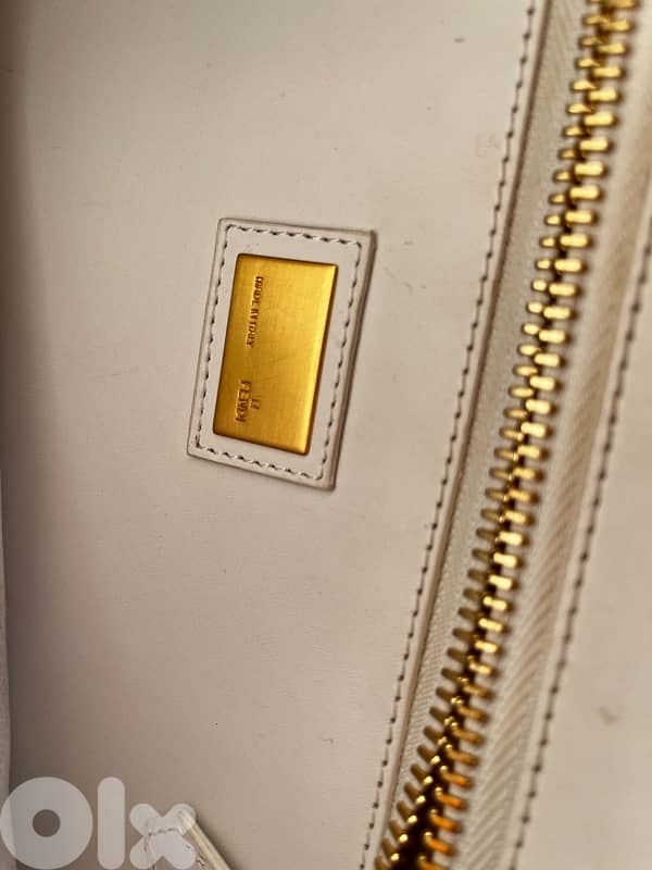 FENDI AUTHENTIC LARPE PEEKABOO 13