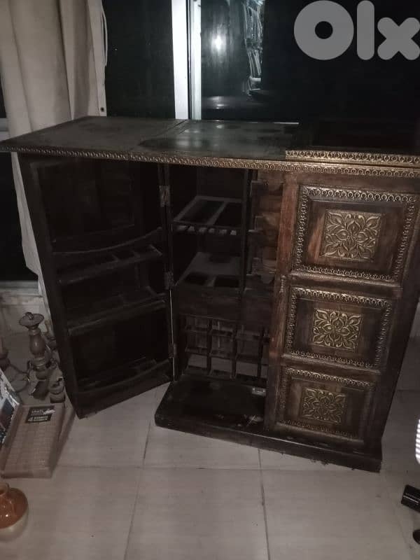 Old lndian Bar  خزانة مشروب  خشب هندي نعتقد مع نحاس 5