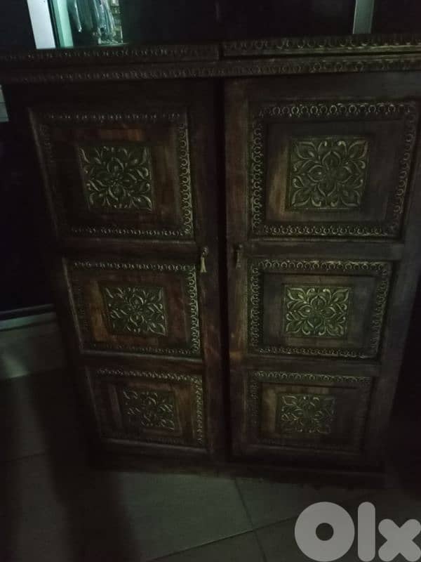 Old lndian Bar  خزانة مشروب  خشب هندي نعتقد مع نحاس 6