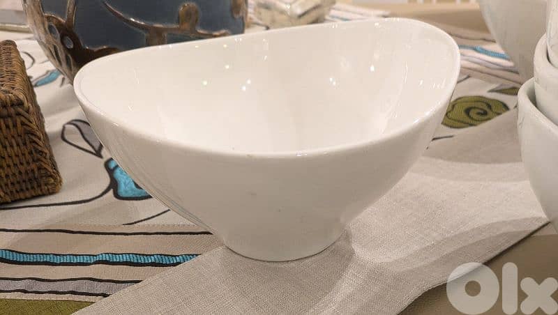 White kitchen Bowl / Jout Bid 2