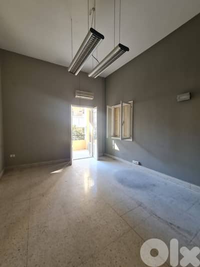 مكتب للايجار في الاشرفية Office for rent in Achrafieh