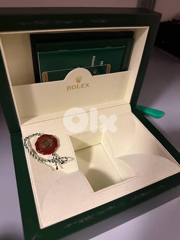 Rolex Date Just 2 Fluted Black Dial 4