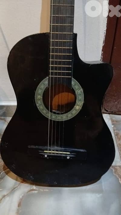 غيتار خشب كبير