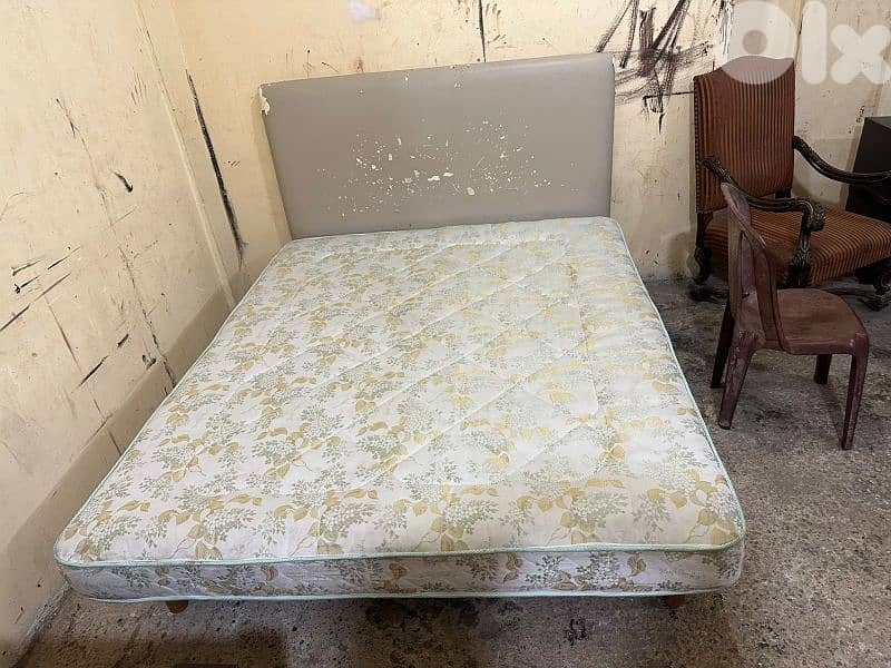 تخت مجوز مفرش امركاني مع فرشة Sleep Comfort 1