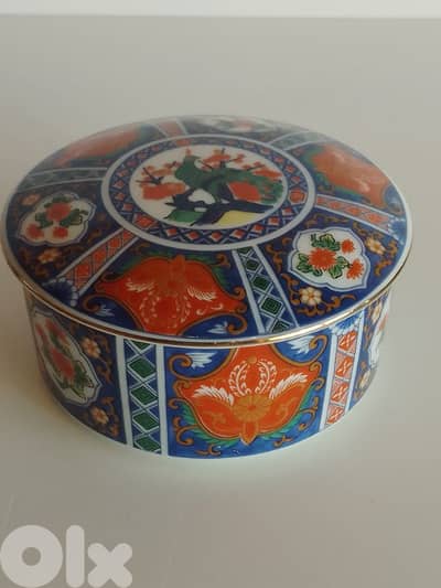 Vintage Takahashi Imari Porcelain Hand Painted Trinket Box.