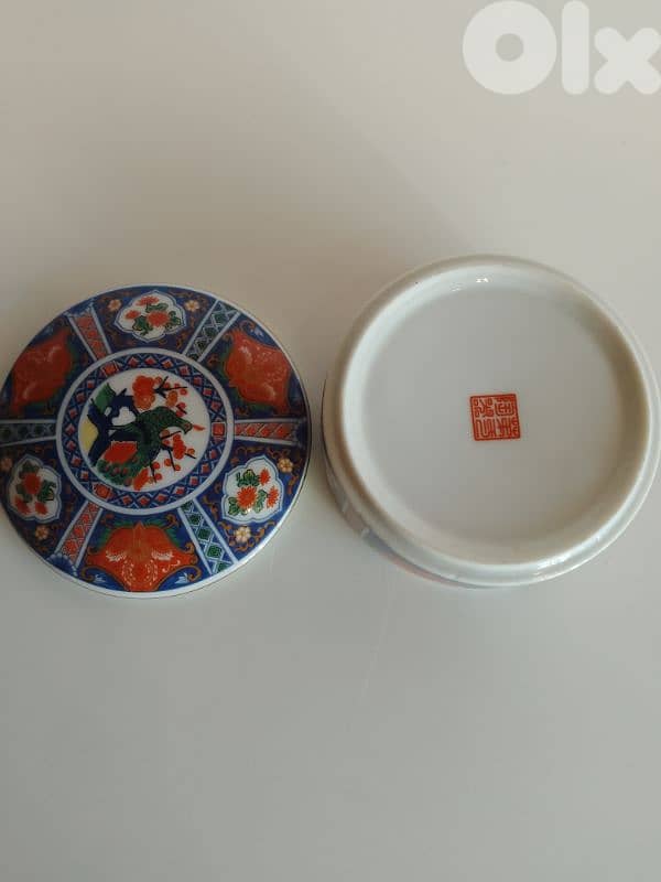 Vintage Takahashi Imari Porcelain Hand Painted Trinket Box. 4