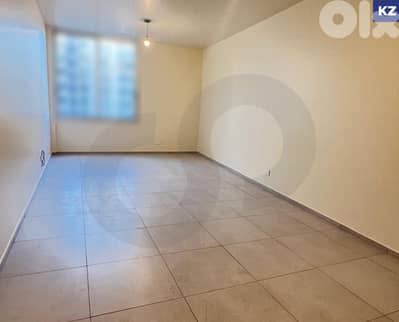 Expansive studio - offering full design flexibility ! REF#KZ131246 !