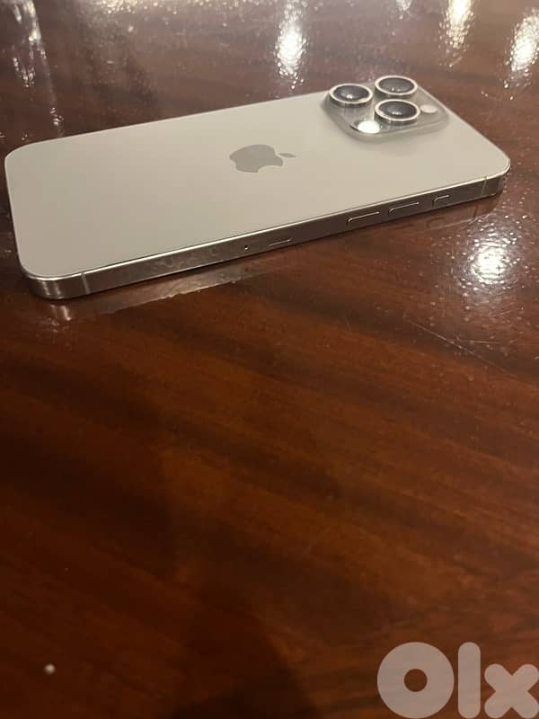 IPhone 15 pro max 256 GB 5