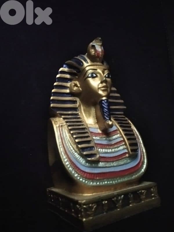 status of the mask of Pharaoh ((inportad)) 2