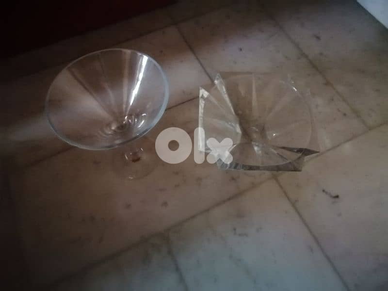 Vase/شروة ٣ قطع زجاج 1