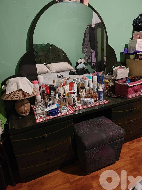 غرفة نوم كاملة.  Complete bed room set 1