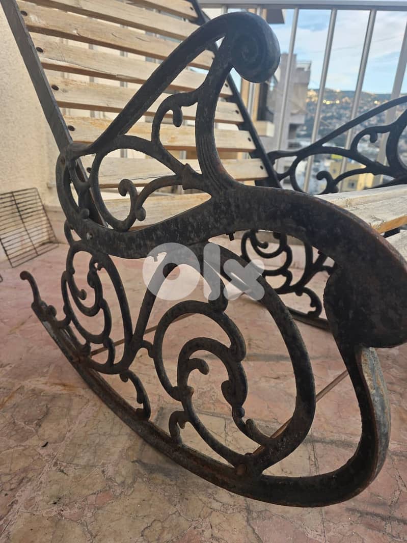 Vintage Cast Iron Rocking Chair – Outdoor Balcony & Garden Armchair 1