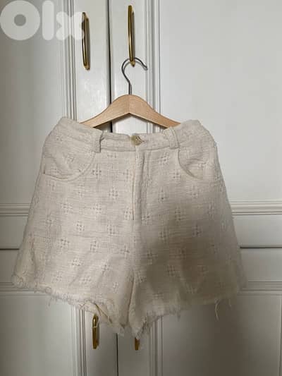 Beige shorts with nice pattern, size 164cm 13-14 years from Zara