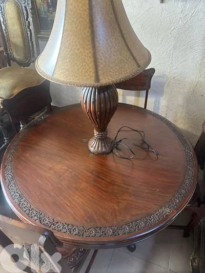 طاولة مبرومة مع اربع كراسي خشب زان حفر باكستاني