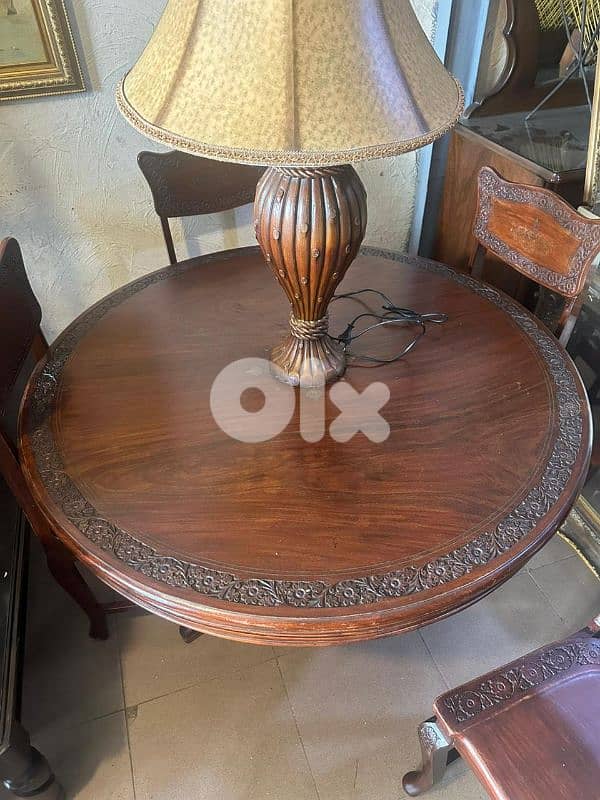 طاولة مبرومة مع اربع كراسي خشب زان حفر باكستاني 1