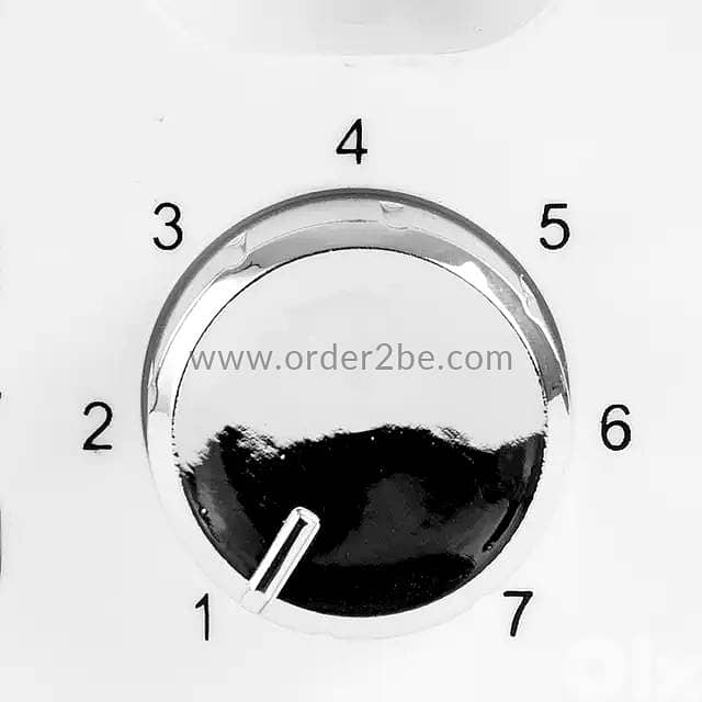 Lexical 900W 2-Slice Toaster: 7 Browning Levels & Removable Crumb Tray 8