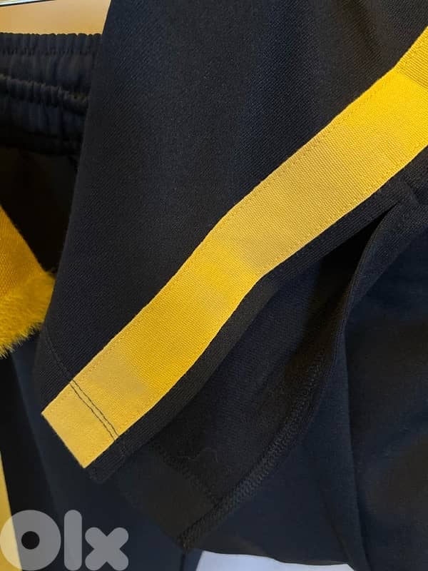 ZARA top + jogging pant  both new in tag for 16$ 10