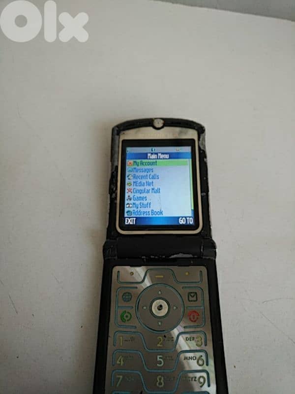 Old Motorola V3 Razr (read details) - Not Negotiable 1