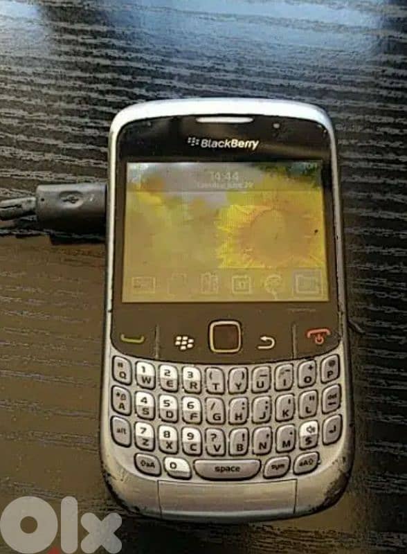 Old Blackberry Curve (read details) - Not Negotiable 1