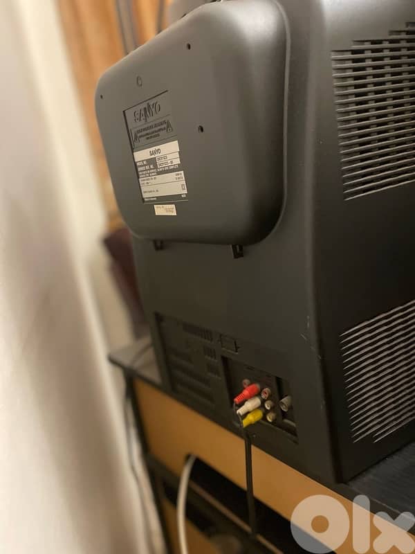 tv sanyo 30inch 3