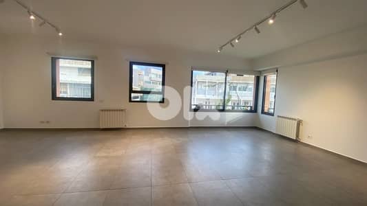 Beautiful sunny and new apart in Badaro high end