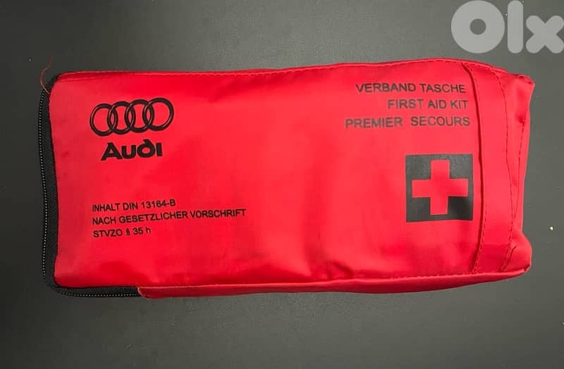 Audi A4 S4, B6, B7 first aid kit 1