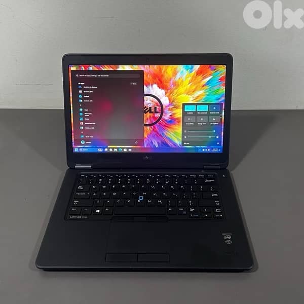 Laptop Dell 14 inch • Intel Core i5 • SSD 256gb • Ram 8Gb 8