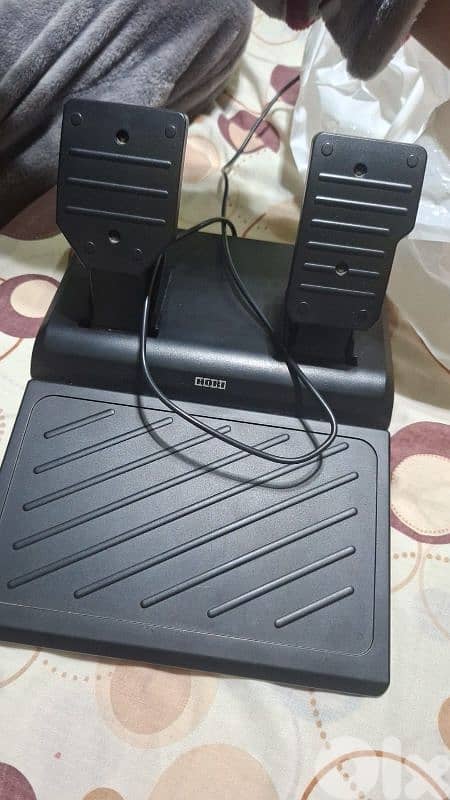 HORI Wireless Racing Wheel 1