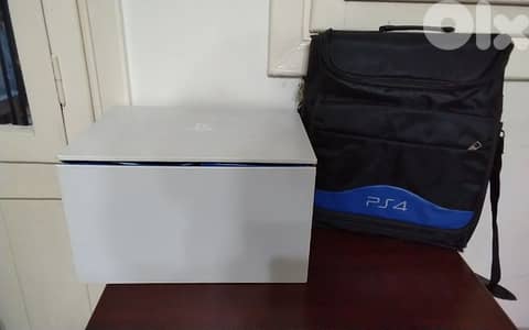 PlayStation 4 with Playstation VR version 1 [BOTH LIKE NEW]
