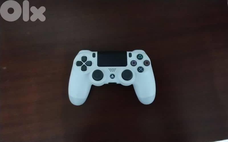 PlayStation 4 with Playstation VR version 1 [BOTH LIKE NEW] 1