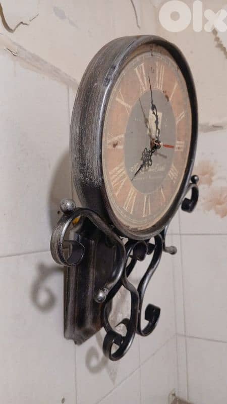 ساعه حديد انتيك ماشيه تمام 1