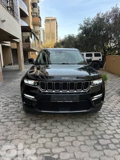 Jeep Grand Cherokee Limited 2023 black on black (clean carfax)