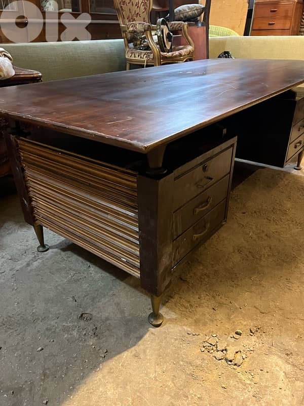 vintage desk 1950’s مكتب مميز تصميم الخسمينات ولا اروع حجم كبير 3