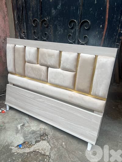 تخت مجوز جديدة من المعمل بافضل الاسعار