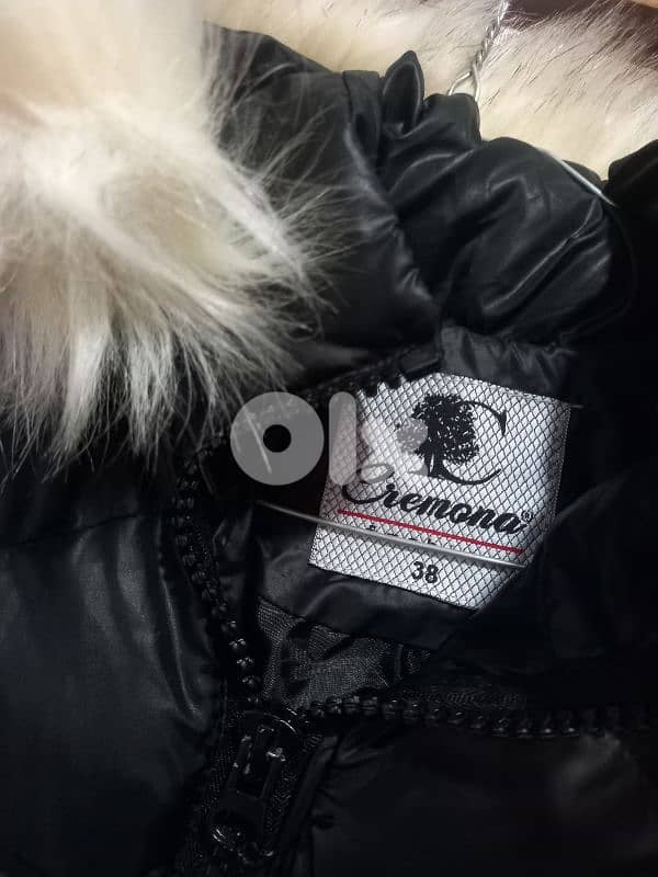 جاكيت بناتية  جديدة بالورقة  ضد المي قياس 38 5