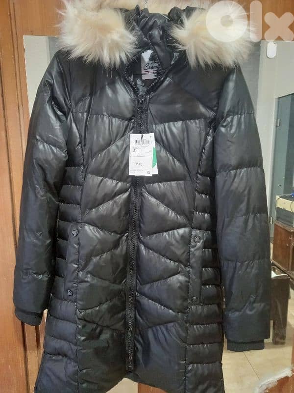 جاكيت بناتية  جديدة بالورقة  ضد المي قياس 38 7