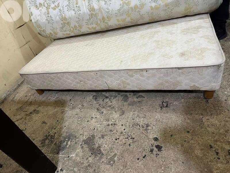 تخت مجوز مفرش امركاني طبلية مع فرشة Sleep Comfort 3