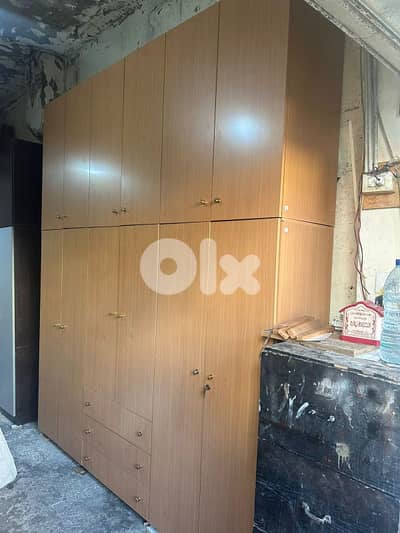 خزانة ست درف طابقين جامبو 250 سم ارتفاع 3 امتار شبه جديدة