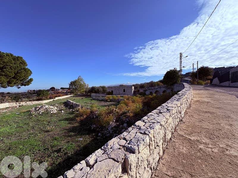 Land for sale in Sourat, Batroun رض للبيع في منطقة صورات، البترون 1