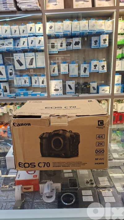 Canon Cinema Camera EOS C70 3000$